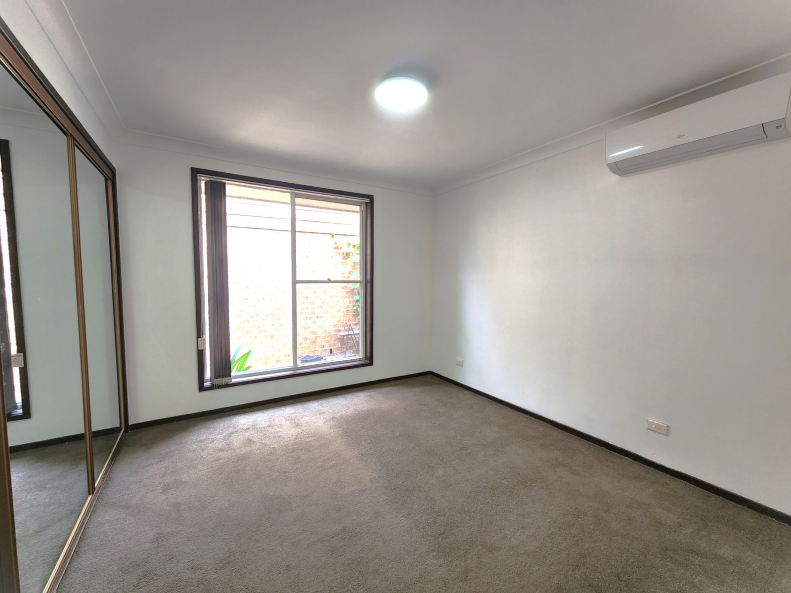 10/15 Wonga  LURNEA 8