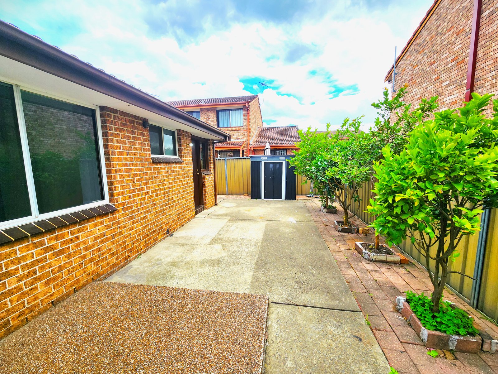 10/15 Wonga  LURNEA 10