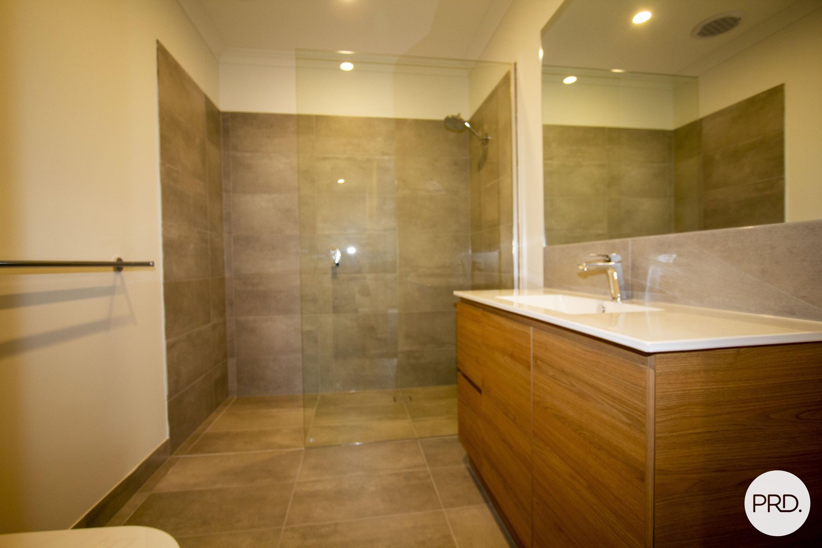 1015a & 1015b Lydiard Street North BALLARAT NORTH 26