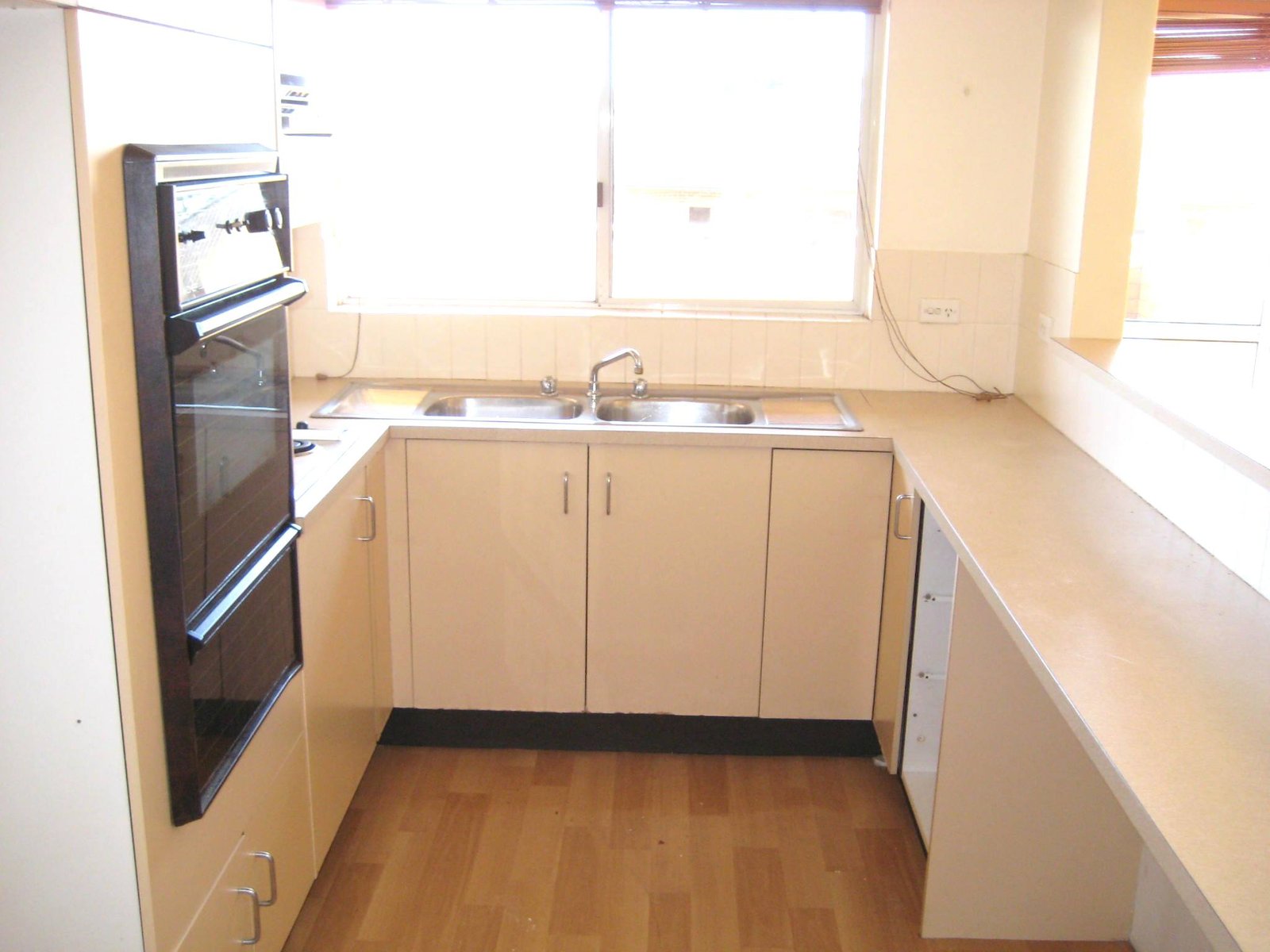 10/16 Letitia Street OATLEY 2