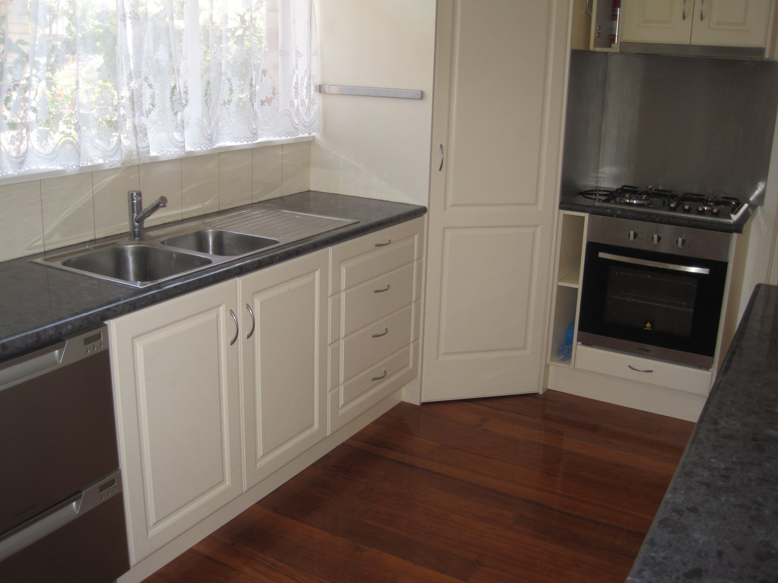Gallery: 1016 Nepean Highway