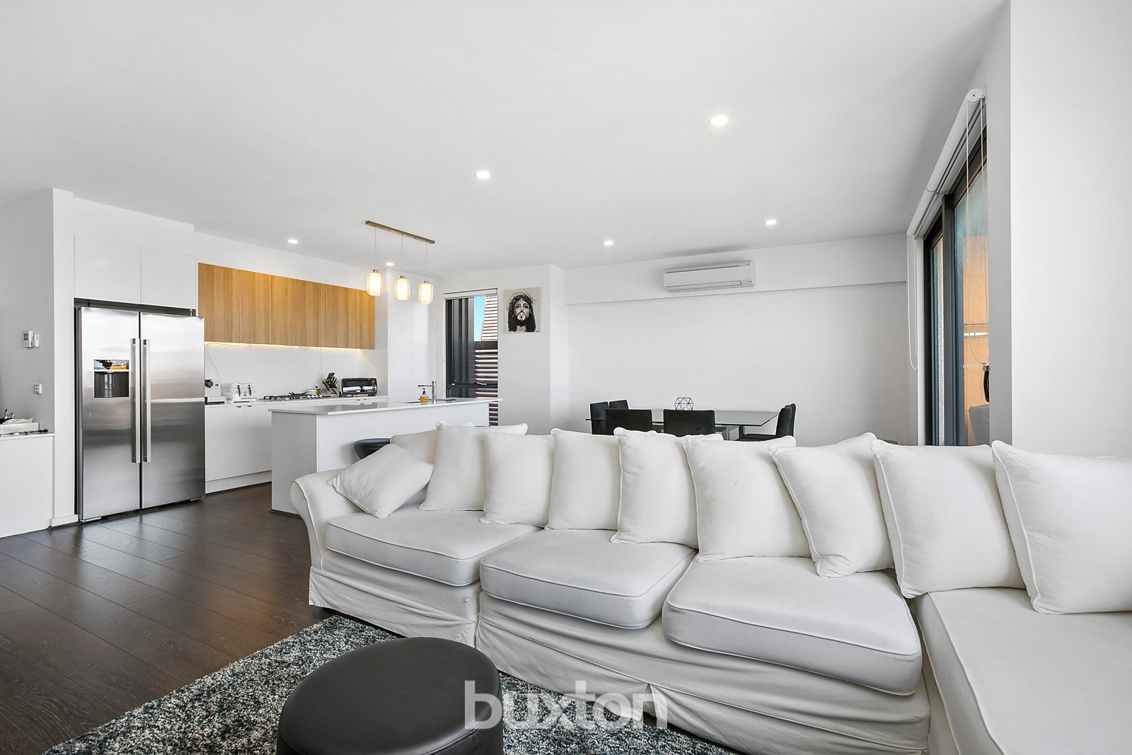 Gallery: 10/167 Beach Road