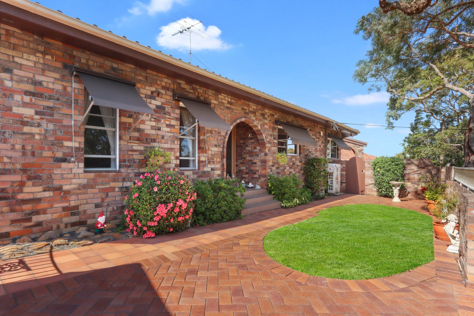 1017 Forest Road LUGARNO 1