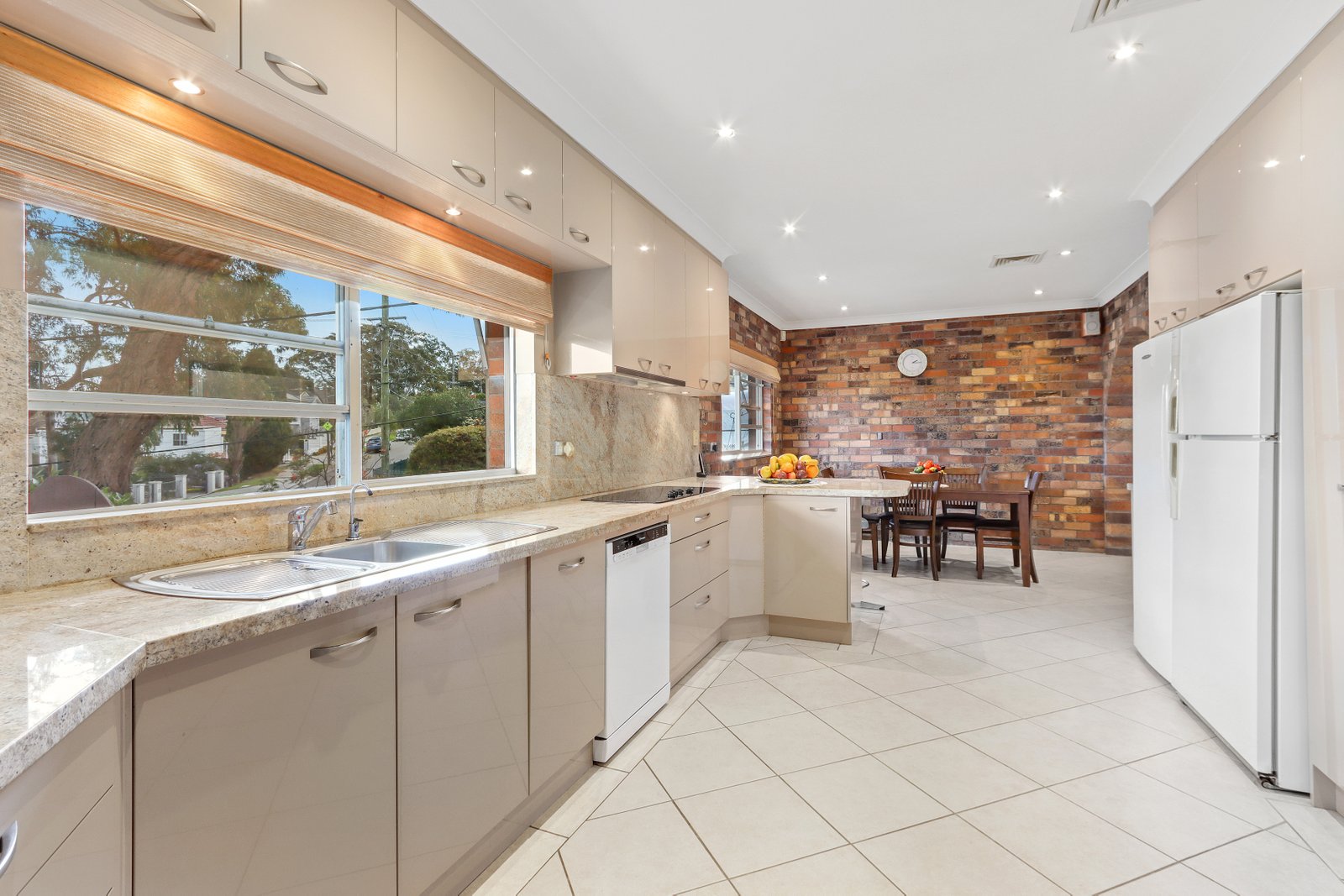 1017 Forest Road LUGARNO 13