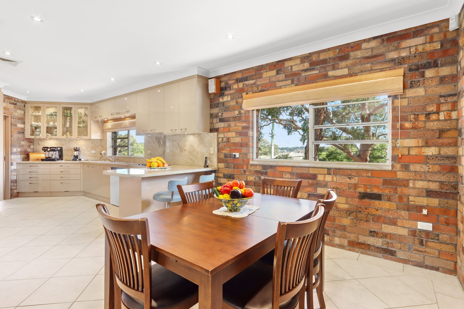 1017 Forest Road LUGARNO 14
