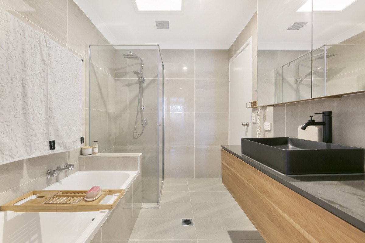 10/173 Barrier Reef Drive Mermaid Waters 18