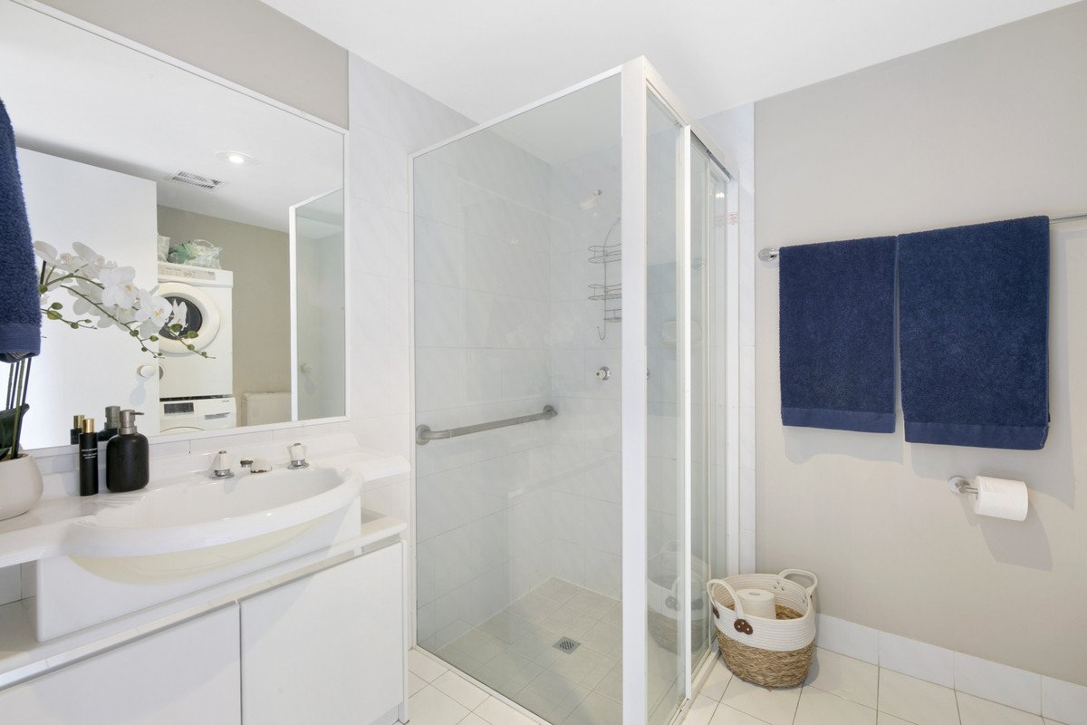 10/173 Barrier Reef Drive Mermaid Waters 21