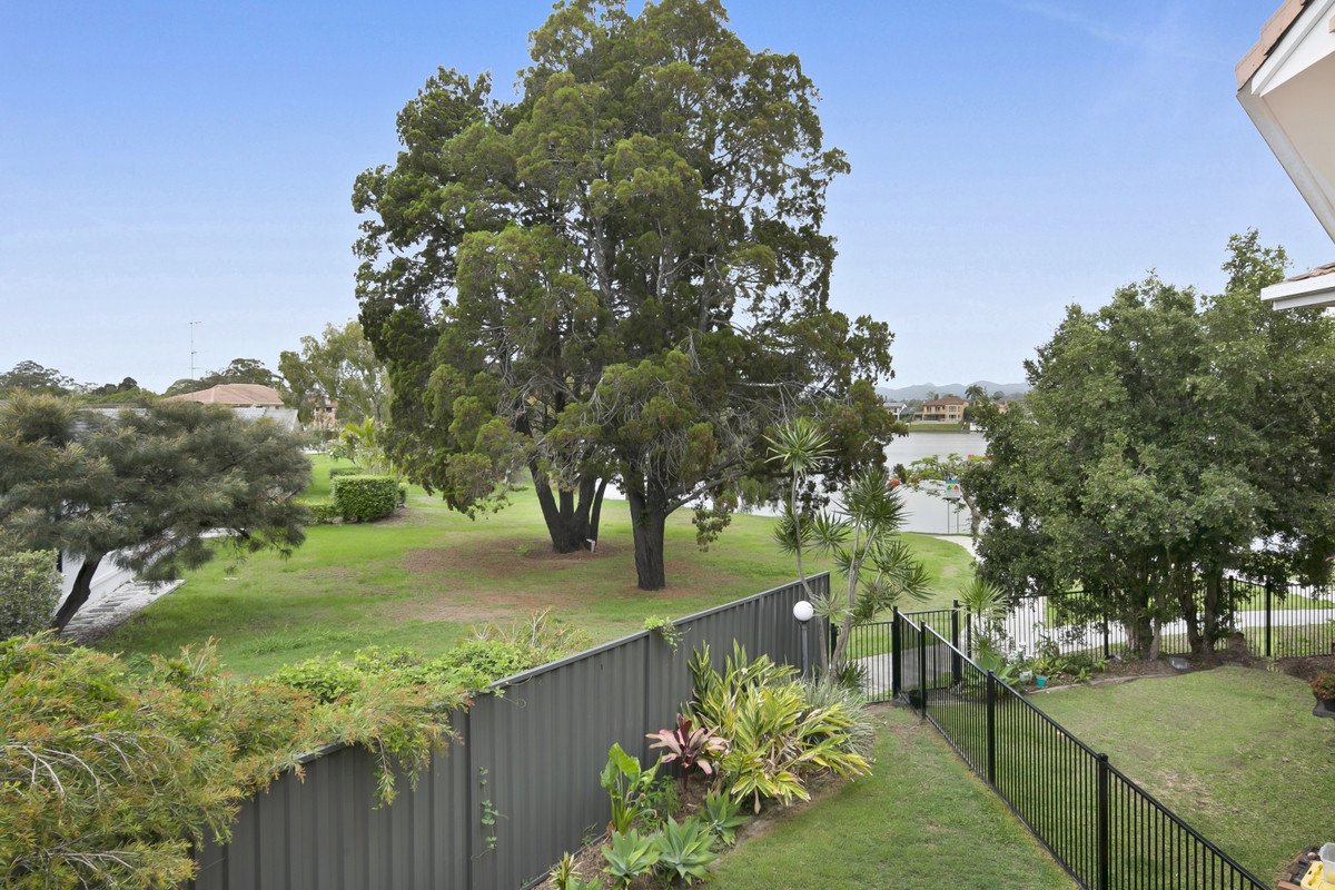 10/173 Barrier Reef Drive Mermaid Waters 24