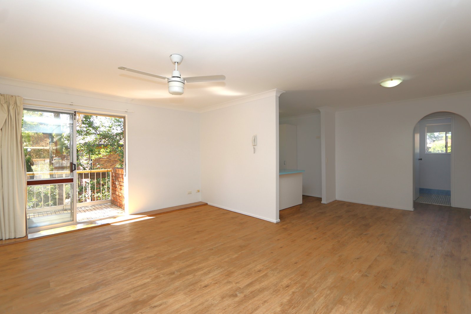 10/175 Muir Street LABRADOR 2