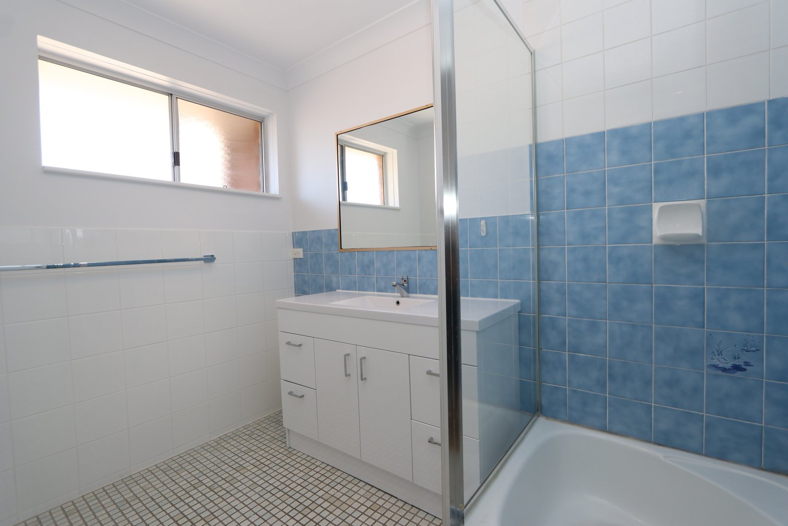 10/175 Muir Street LABRADOR 9