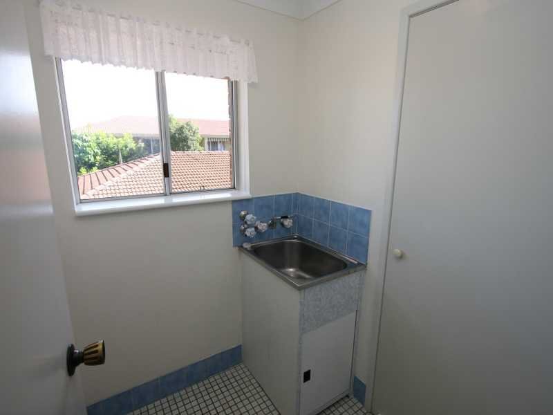 10/175 Muir Street LABRADOR 9