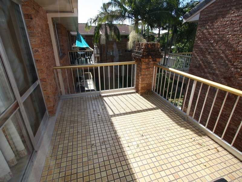 10/175 Muir Street LABRADOR 3