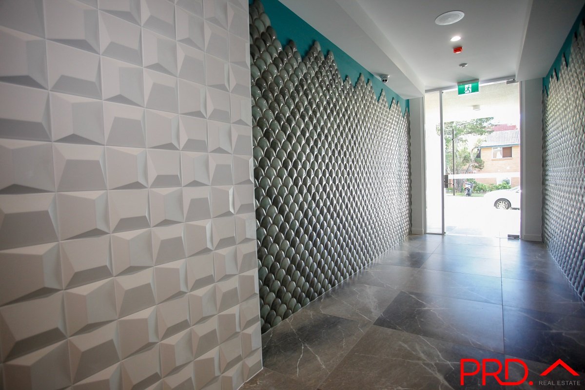 101/8 Meron Street SOUTHPORT 2
