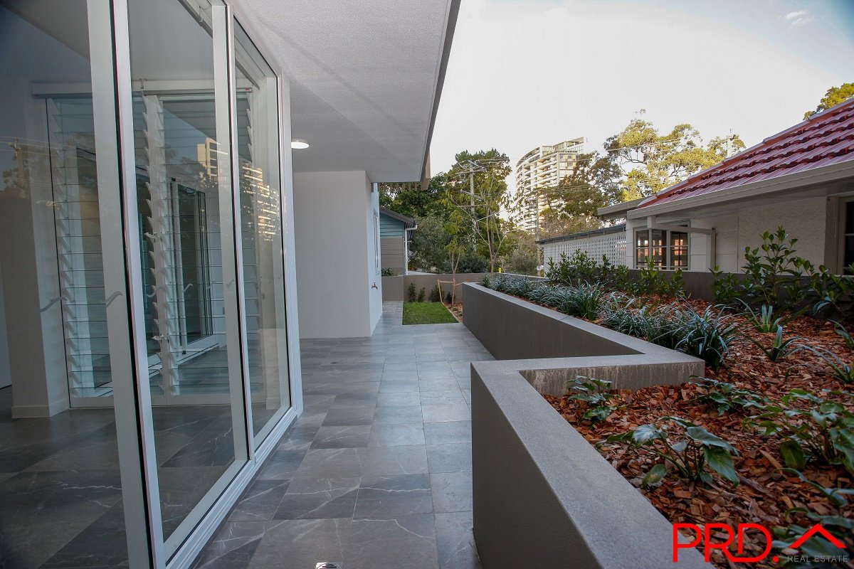 101/8 Meron Street SOUTHPORT 3