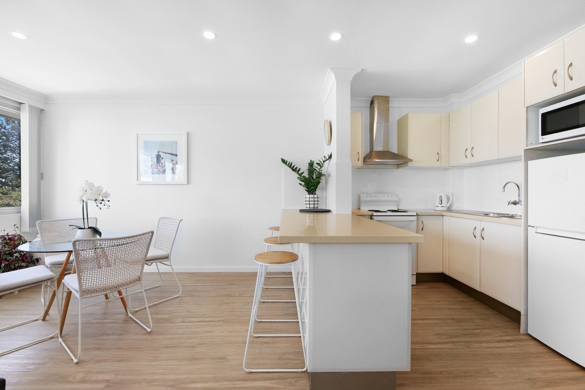 10/182 The Esplanade Burleigh Heads 12