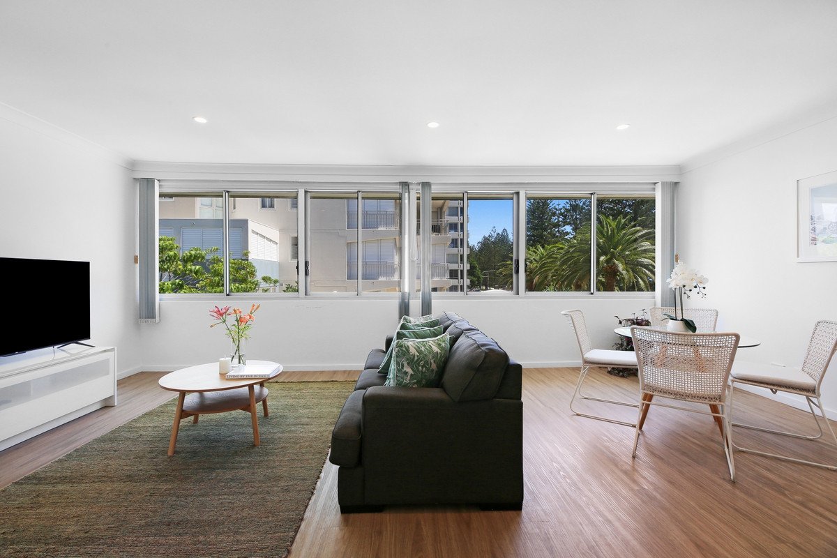 10/182 The Esplanade Burleigh Heads 15