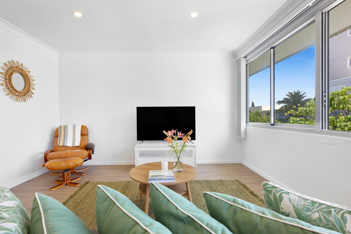 10/182 The Esplanade Burleigh Heads 6