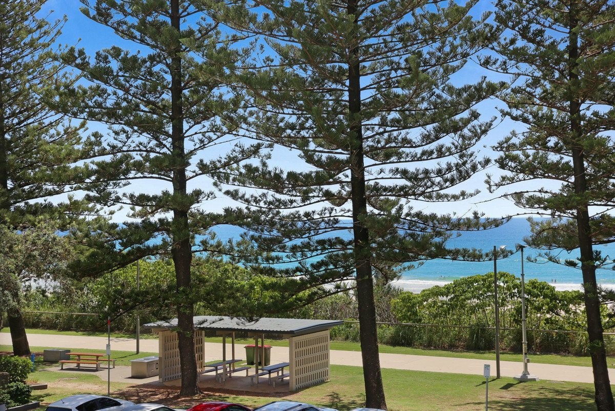 10/182 The Esplanade Burleigh Heads 10