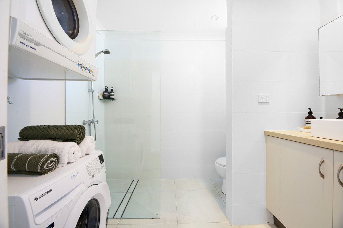 10/182 The Esplanade Burleigh Heads 17