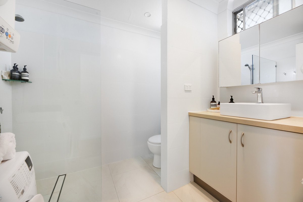 10/182 The Esplanade Burleigh Heads 21