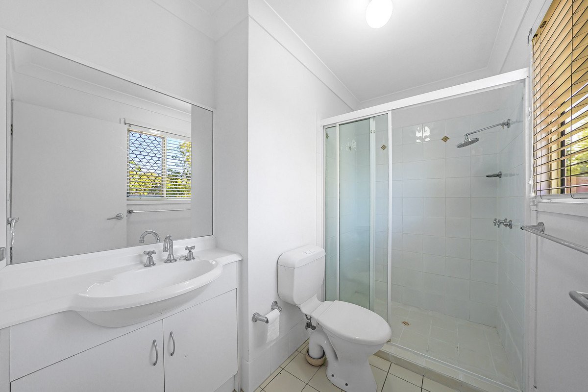 10/183 Government Road Labrador 7