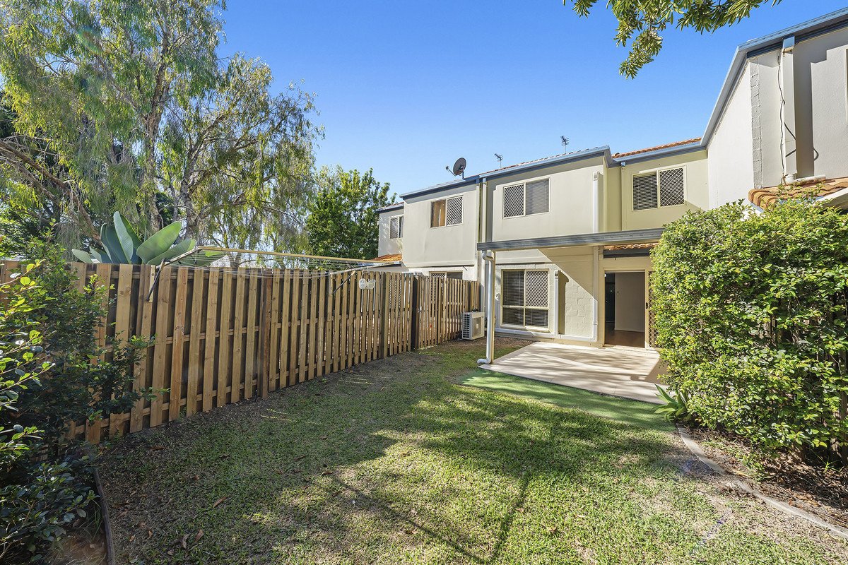 10/183 Government Road Labrador 11