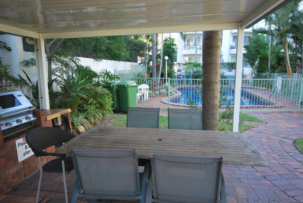 10/1899 Gold Coast Highway BURLEIGH HEADS 3