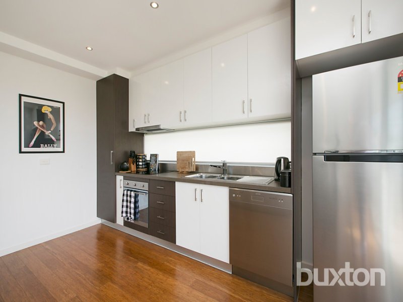 Gallery: 101/90 White Street