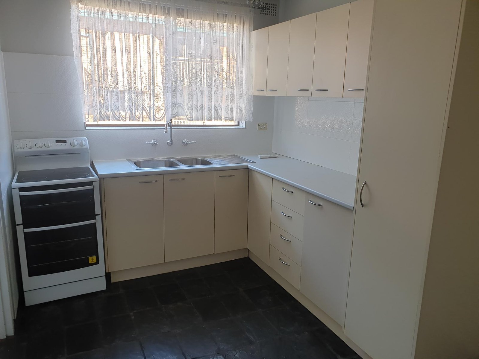 10/191 Derby Street PENRITH 1