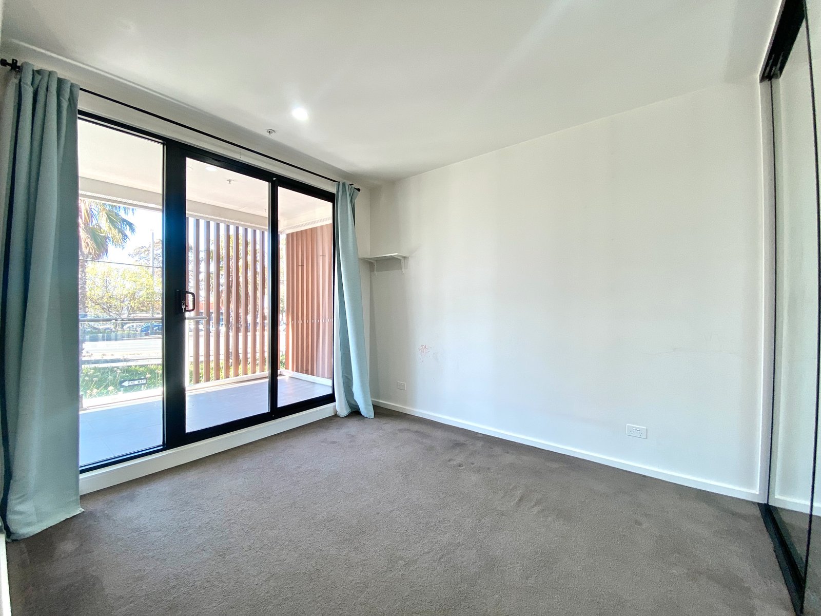 Gallery: 101/93 Warrigal Road