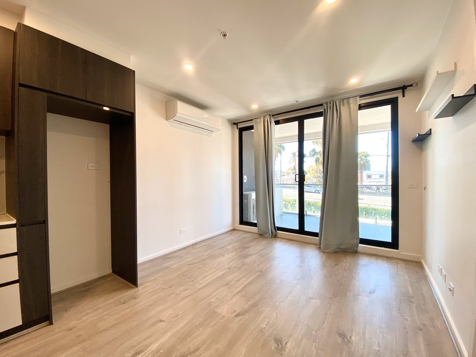 Gallery: 101/93 Warrigal Road