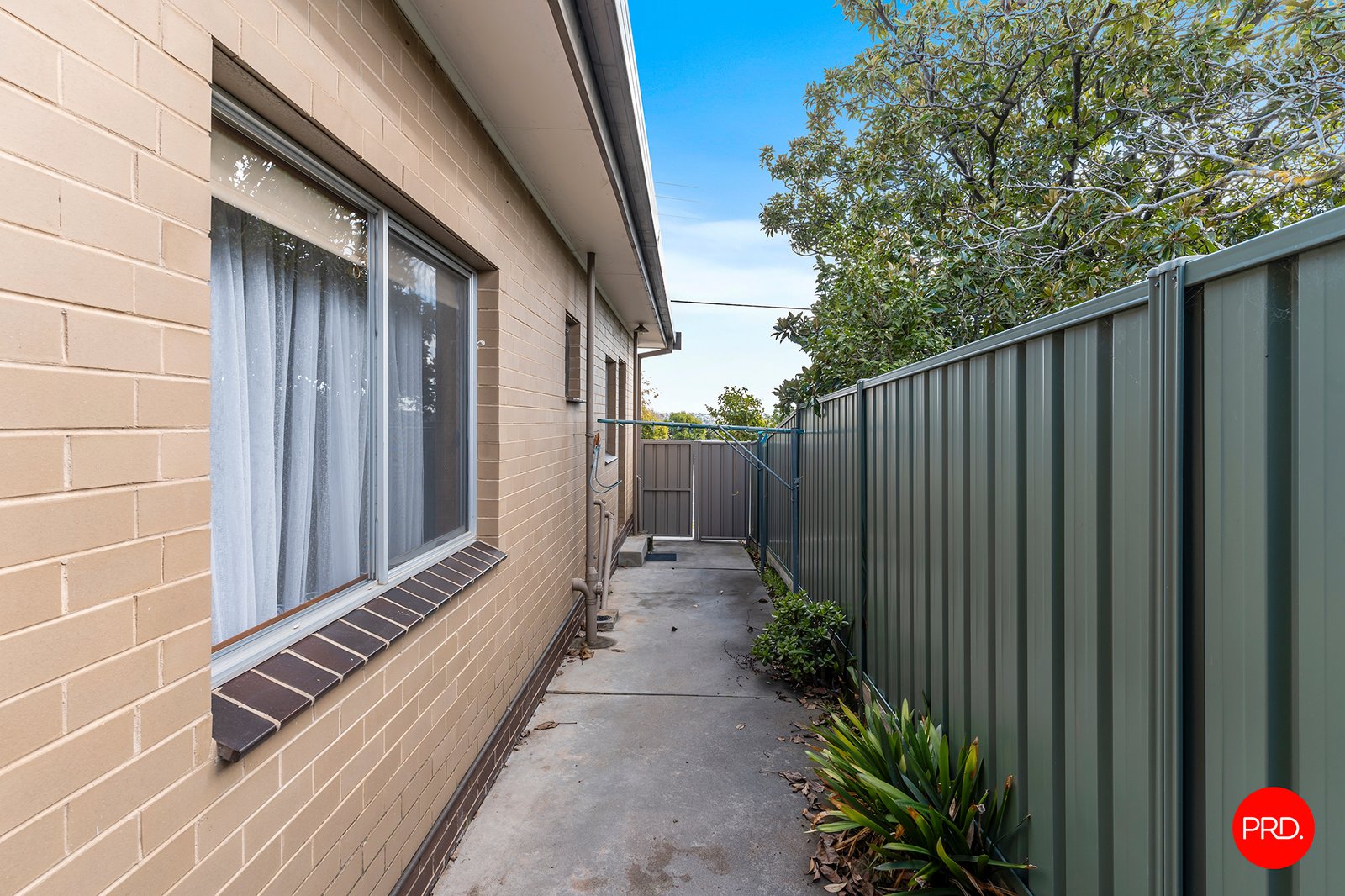 101A St Aidans Road KENNINGTON 12