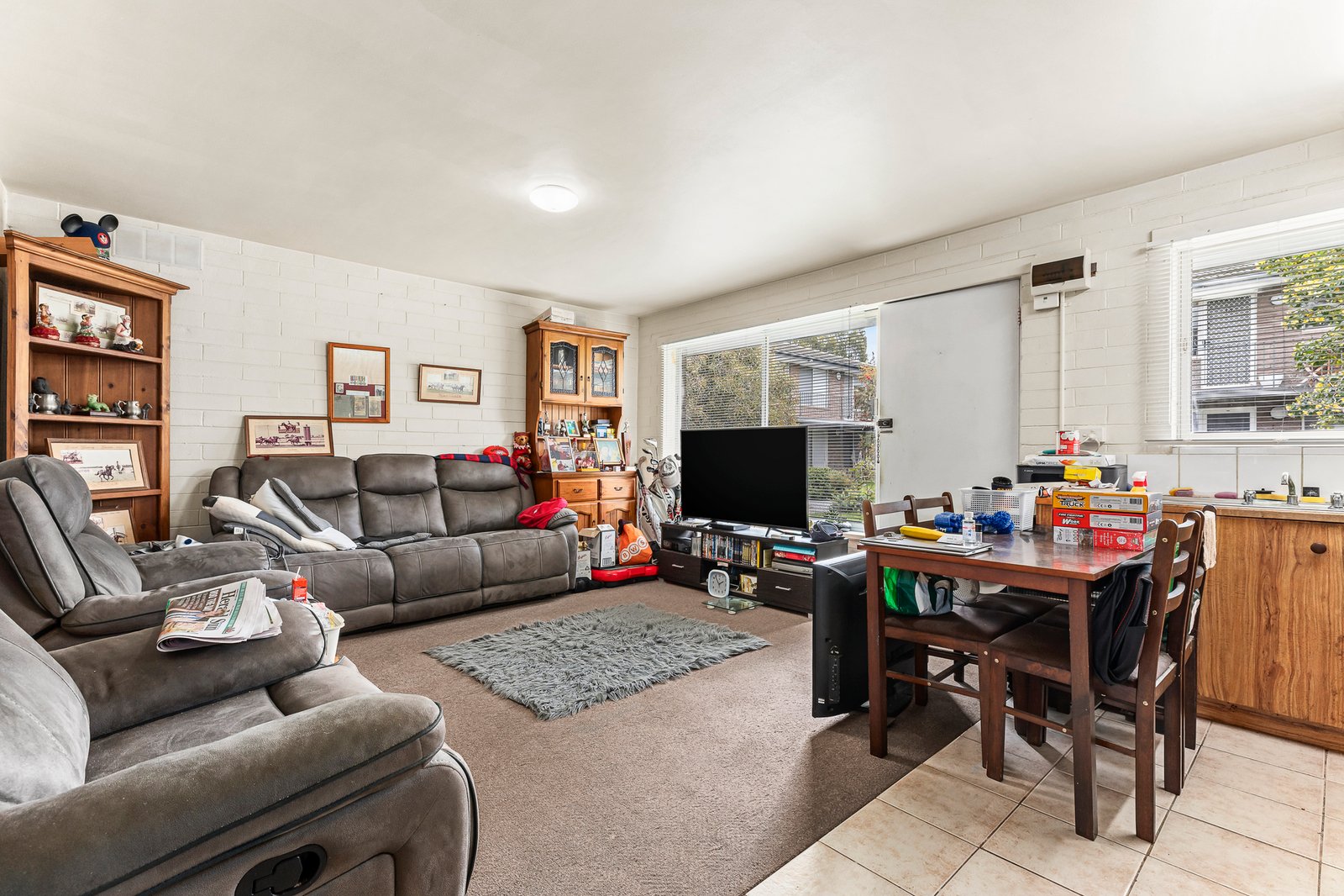 Gallery: 10/2-4 Salmon Street