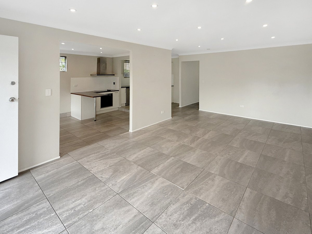 102 Albion Avenue MIAMI 6