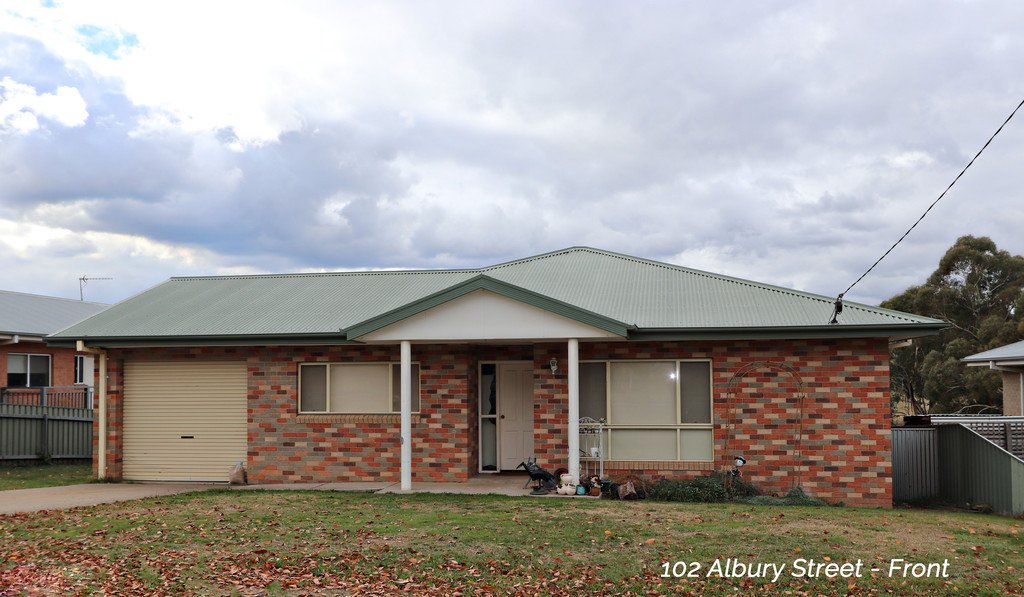 102 Albury Street TUMBARUMBA 1