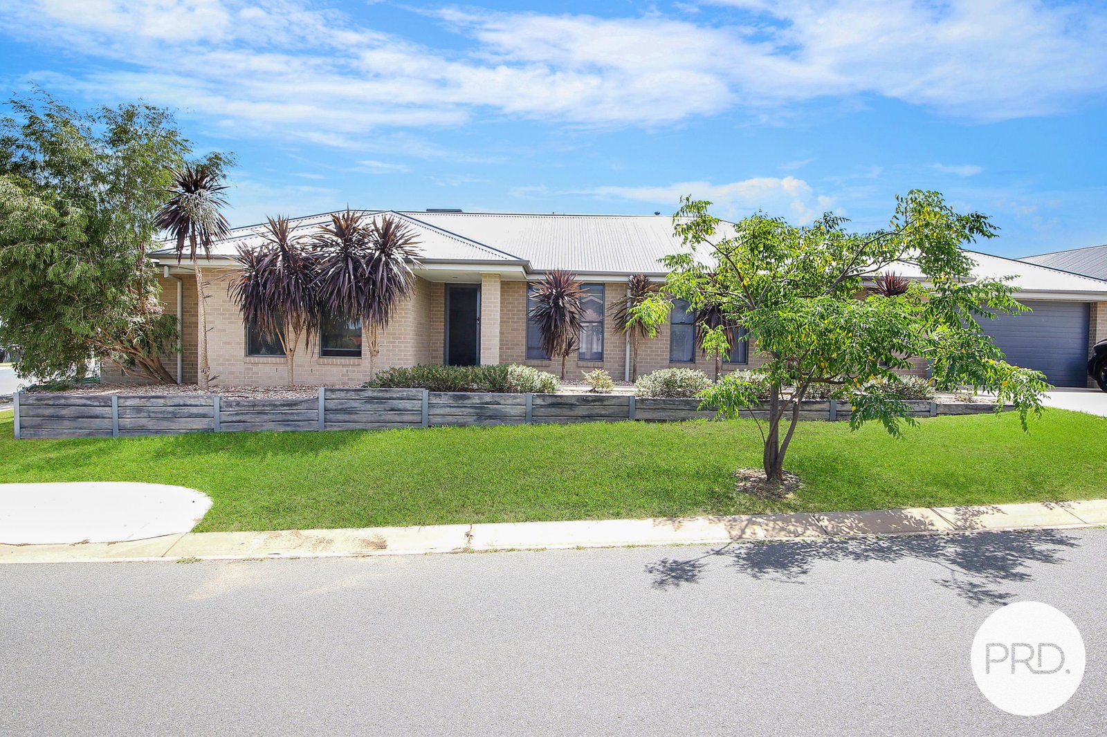 102 Ava Avenue THURGOONA 2