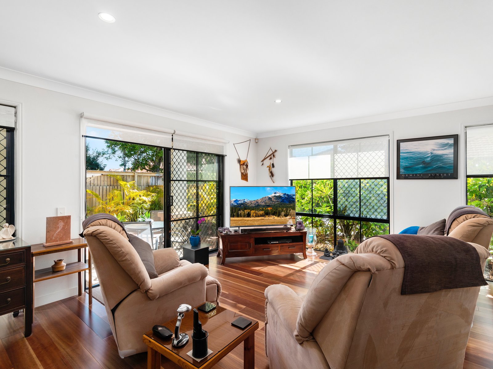 10/2 Beachcomber Court BURLEIGH WATERS 6