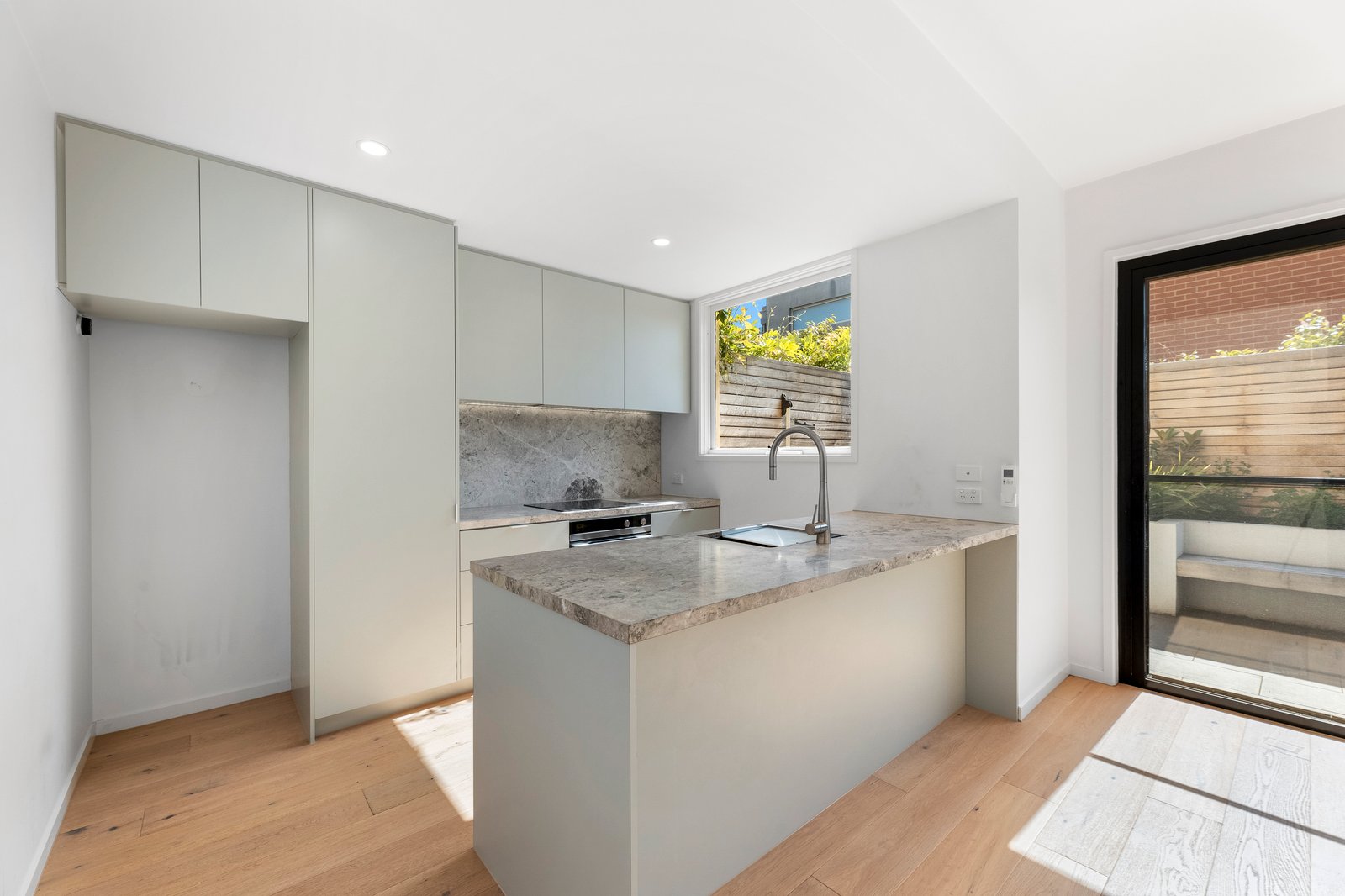 Gallery: 10/2 Belgravia Street