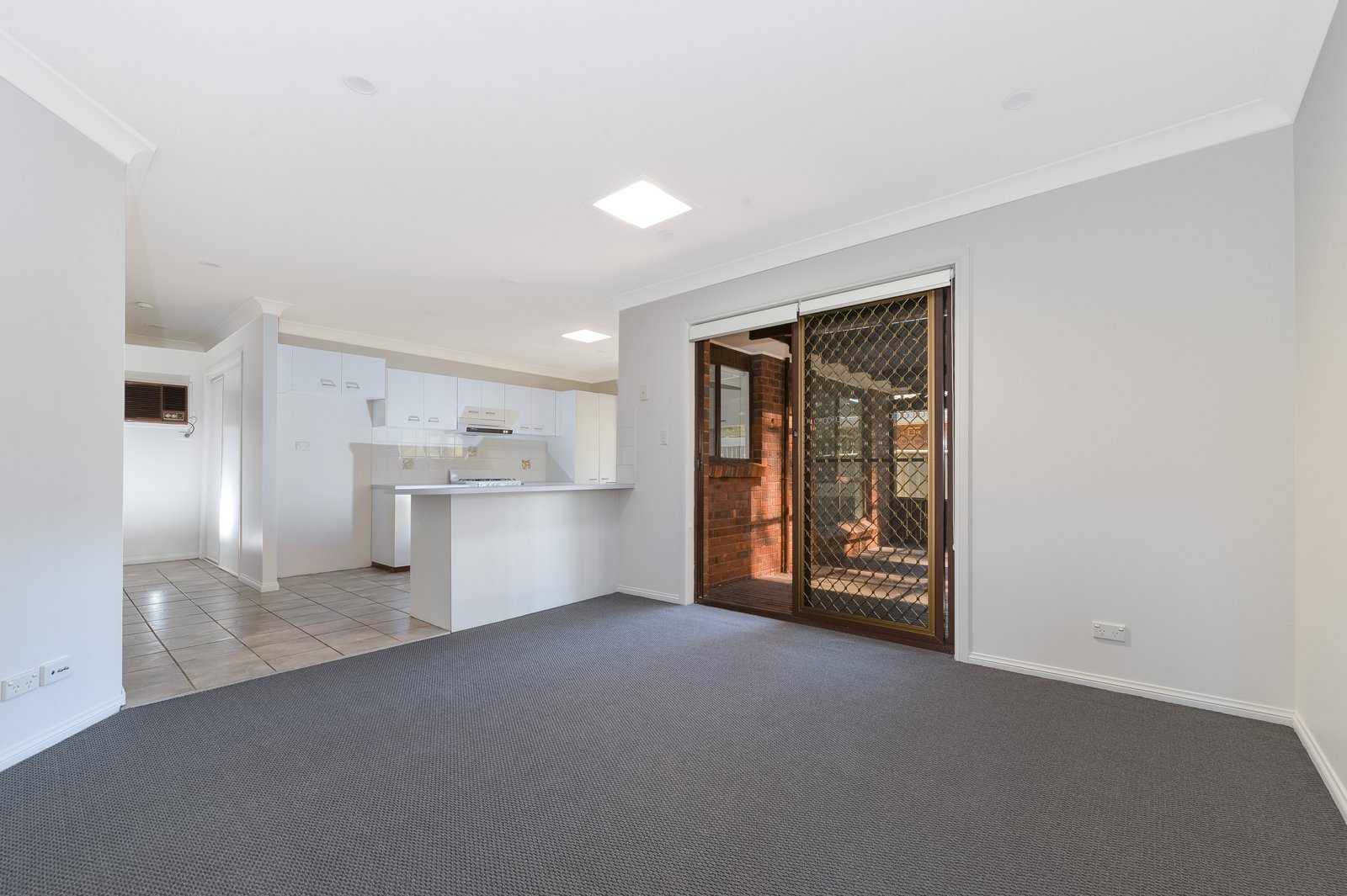 102 Bong Bong Road HORSLEY 2