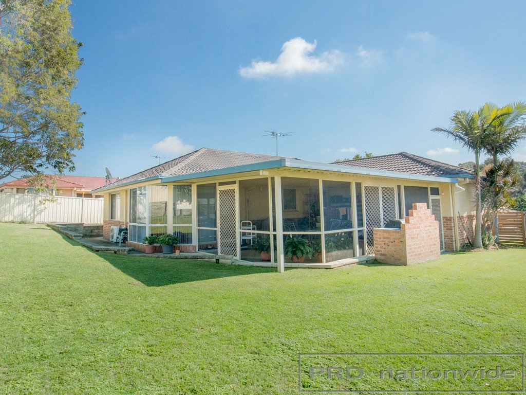 102 Budgeree Drive ABERGLASSLYN 4