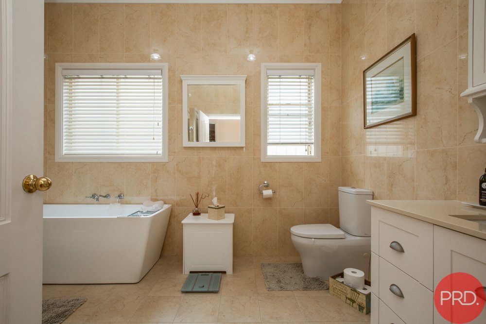 102 Dalveen Road LARGS 9