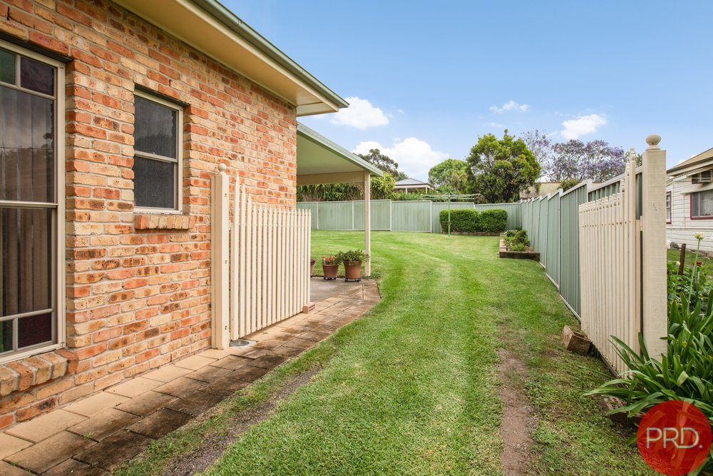 102 Dalveen Road LARGS 31