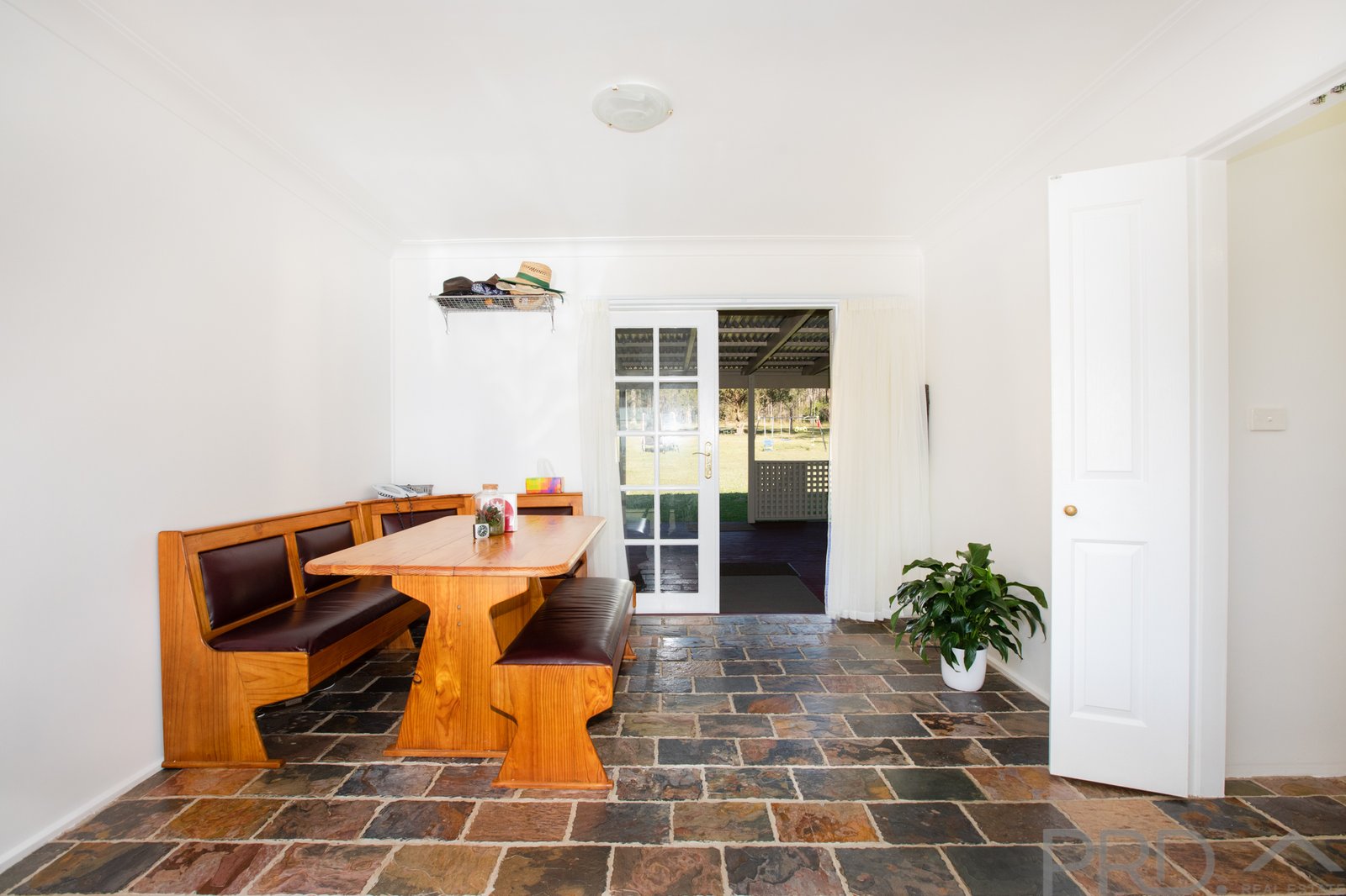 102 Florence Street GRETA 9