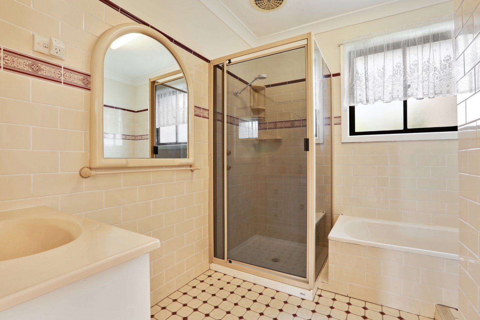 102 Hertford Street BERKELEY 7