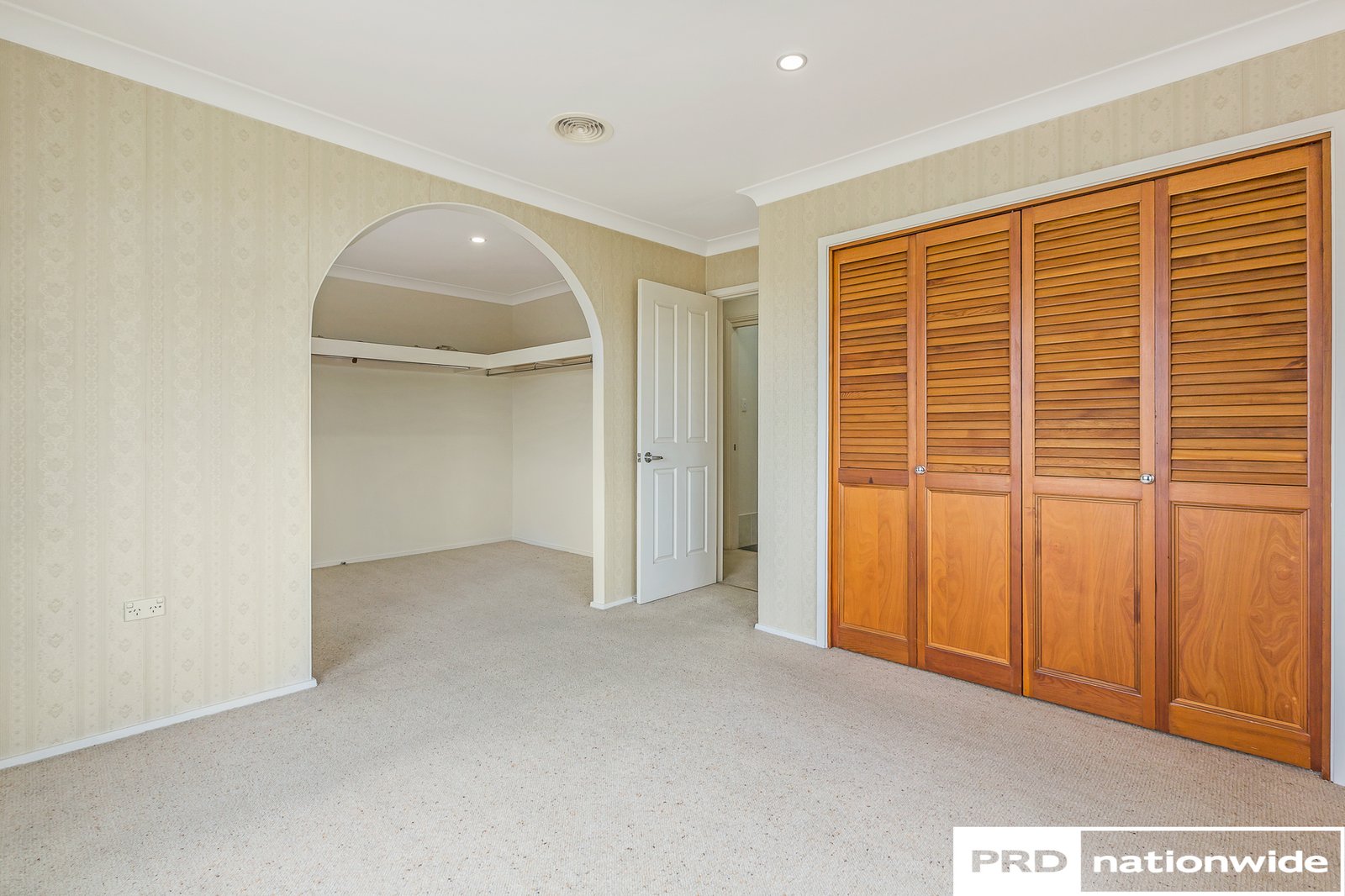 102 Johnston Street TAMWORTH 11