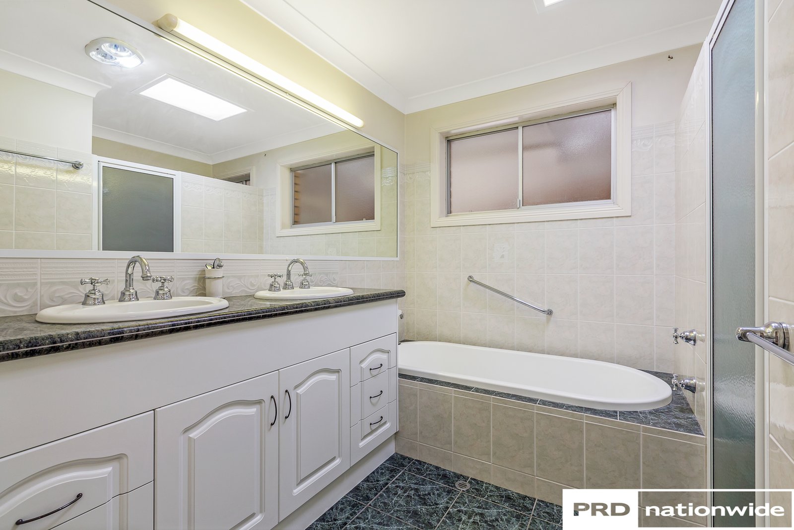 102 Johnston Street TAMWORTH 12