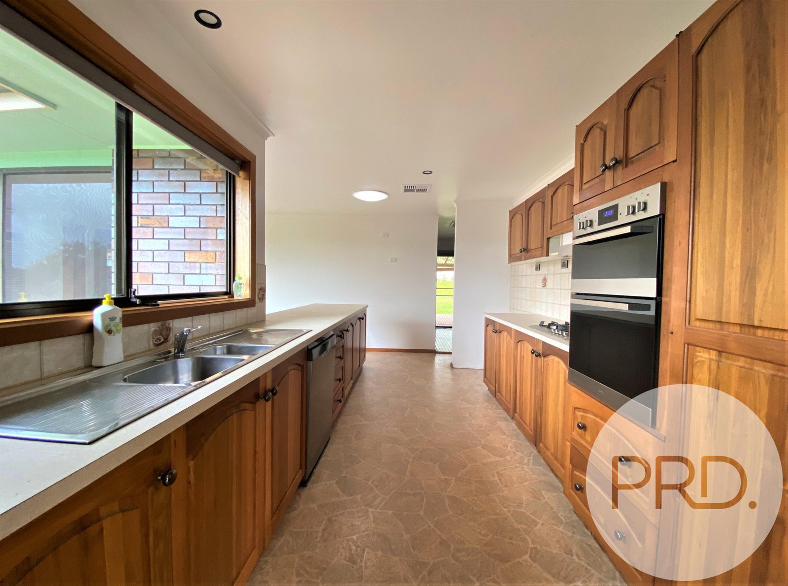 102 Kosciuszko Road THURGOONA 4