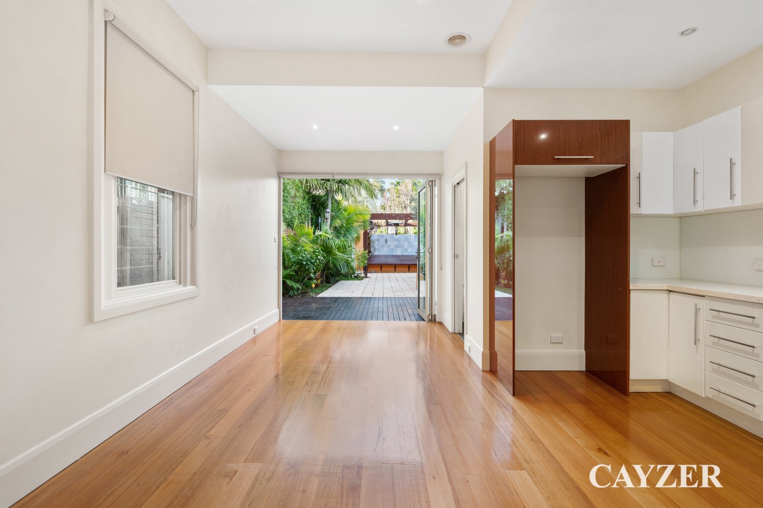 Gallery: 102 Mitford Street