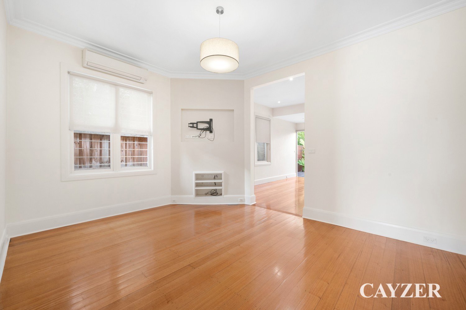Gallery: 102 Mitford Street