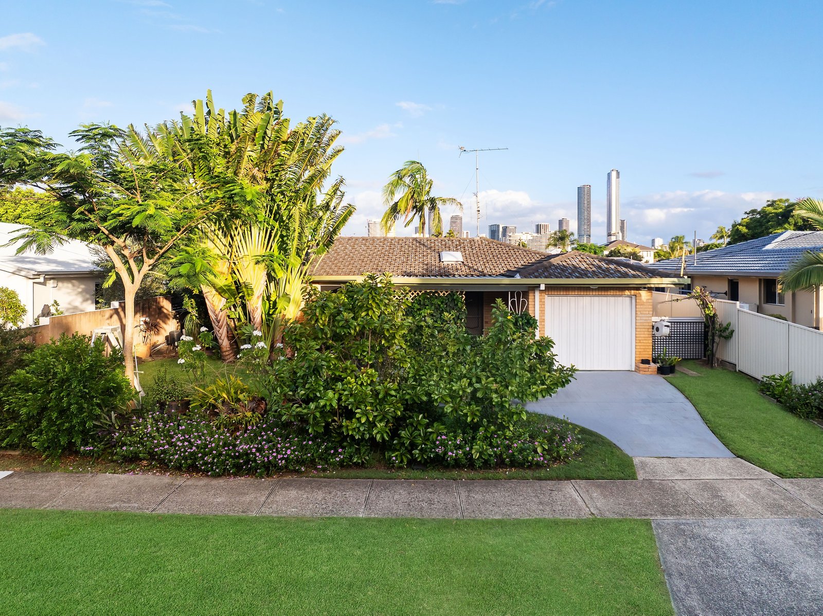 102 Rio Vista Boulevard BROADBEACH WATERS 2